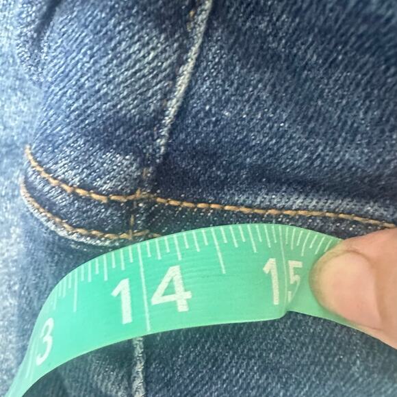 Ava & Viv High rise relaxed, denim Bermuda shorts dark wash pockets, plus size - Picture 7 of 9